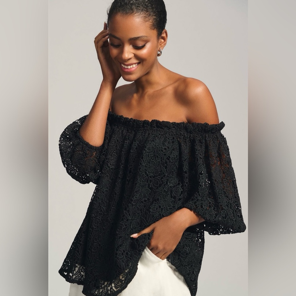 NEW Anthropologie Cutwork Off Shoulder Top Size Medium